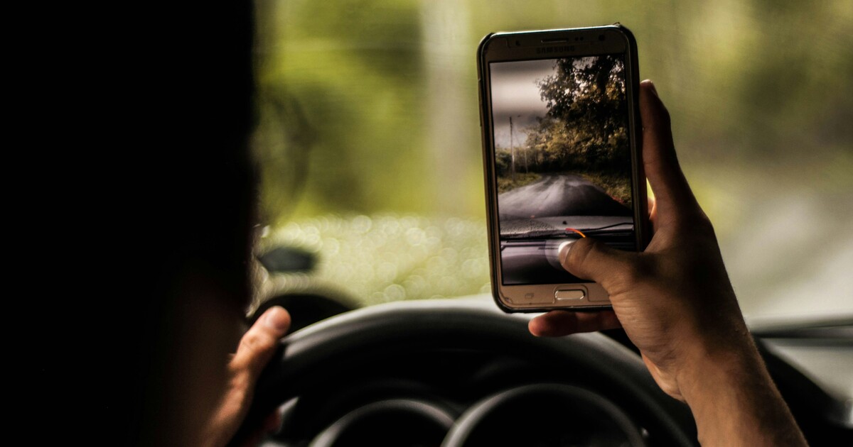 Nieuwsbrief december 2024: Geen mobiel achter het stuur!